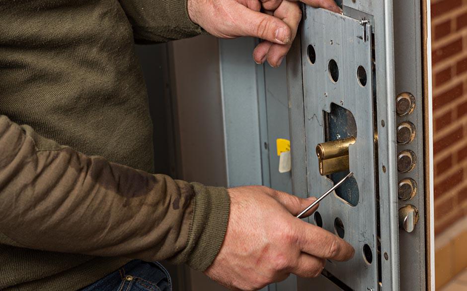 résolu serrurier ouverture de porte Viroflay